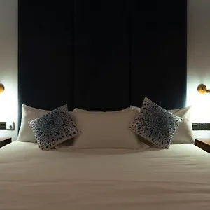 Four Petals Inn